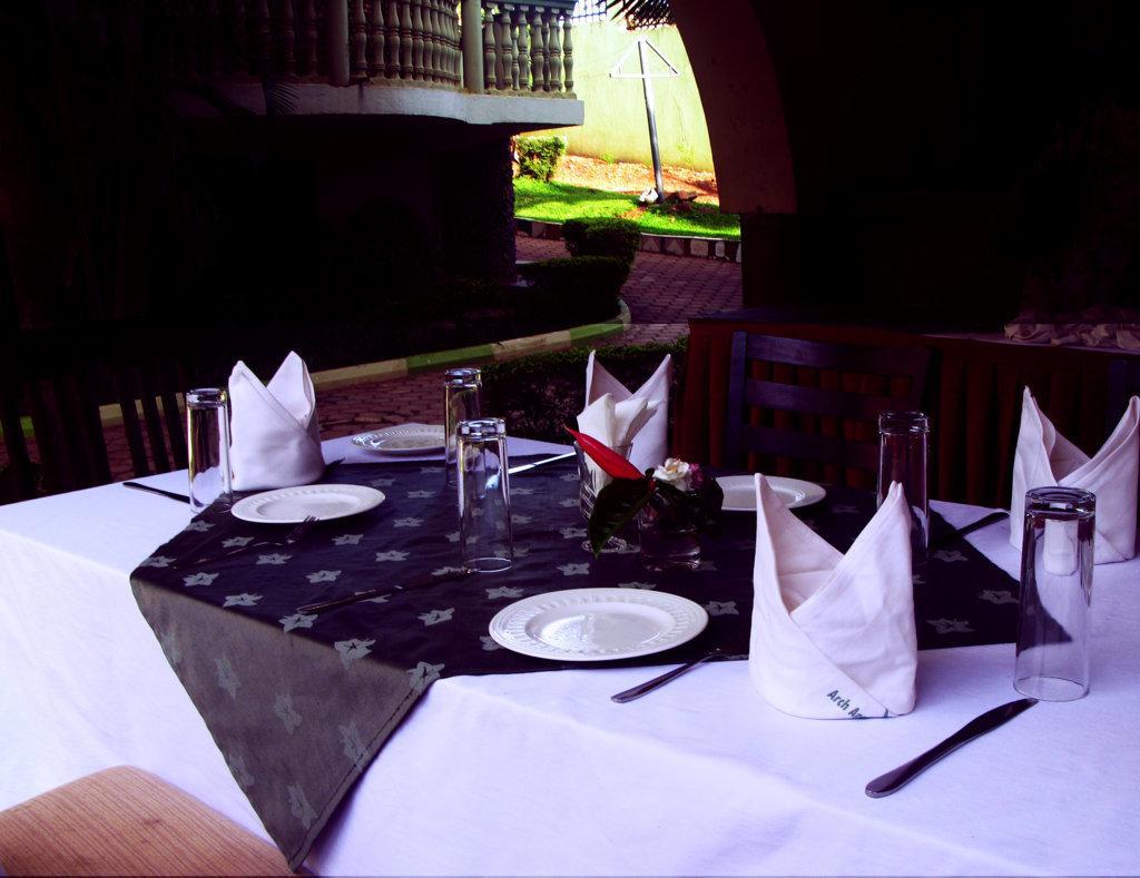 Arch And Hotel 3*
